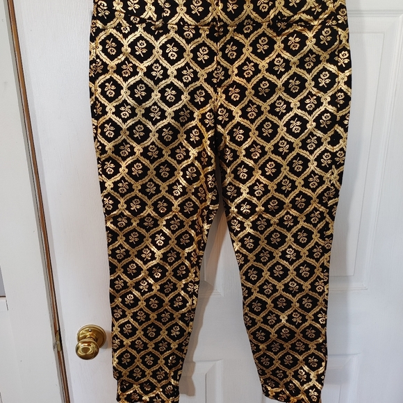 Old Navy Size 12 Gold/Black Floral Capris - Picture 1 of 4